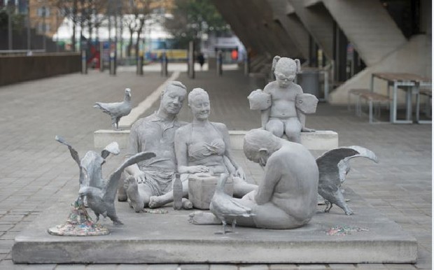 art piece London plastic pollution 1