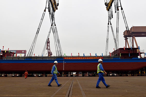 Chinas first electric cargo ship 2